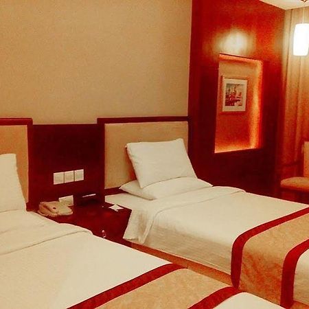 Wanyi Hotel Донгуан Екстериор снимка