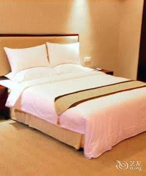 Wanyi Hotel Донгуан Екстериор снимка