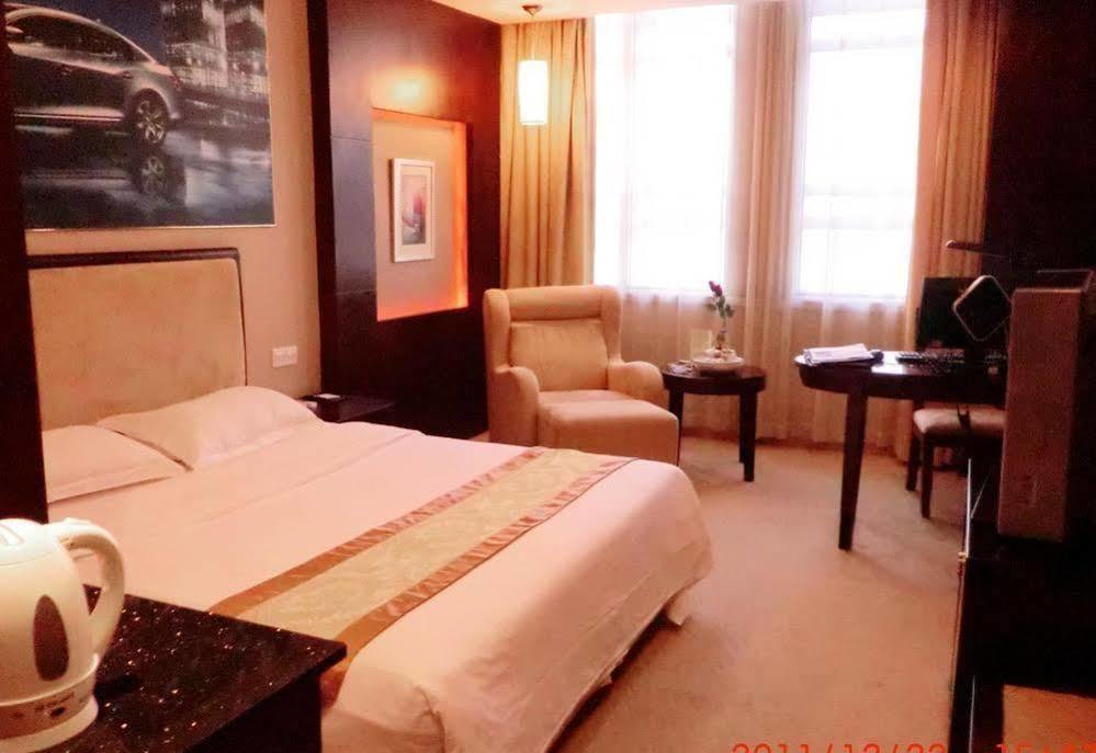 Wanyi Hotel Донгуан Екстериор снимка
