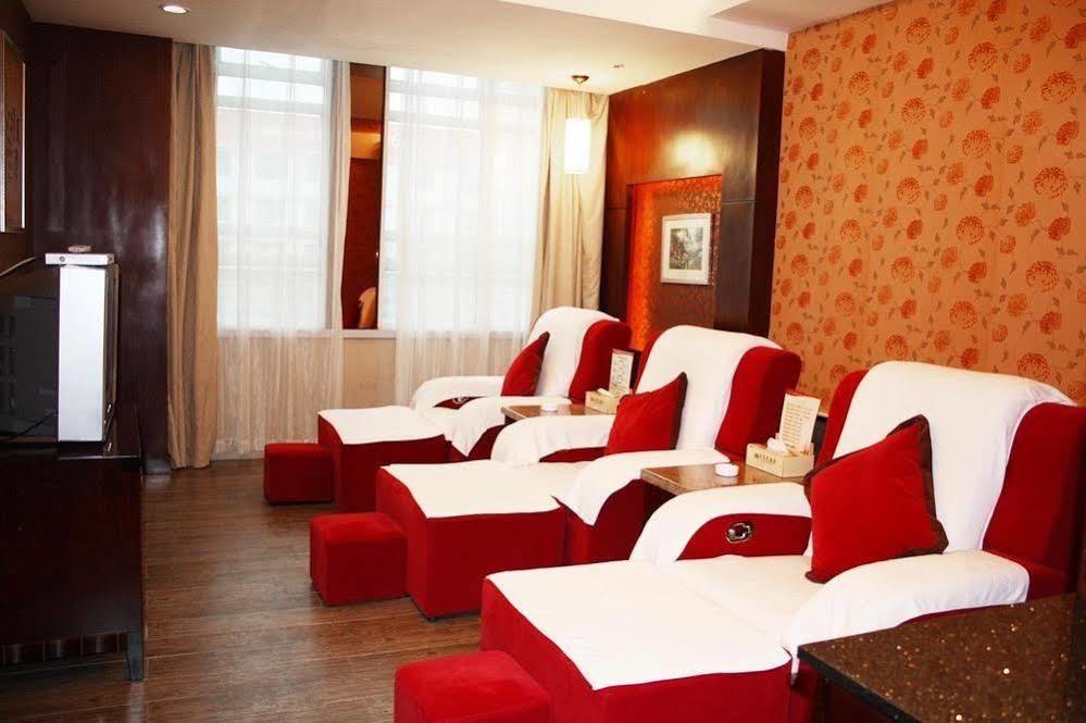 Wanyi Hotel Донгуан Екстериор снимка